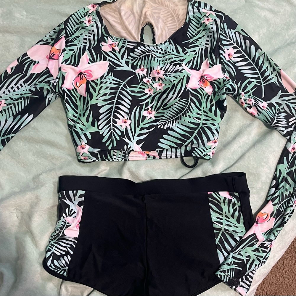 Long sleeve crop lace up back bikini set